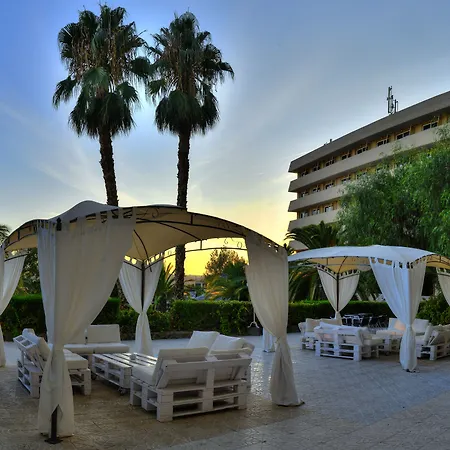 Beatriz Auditorium & 4*