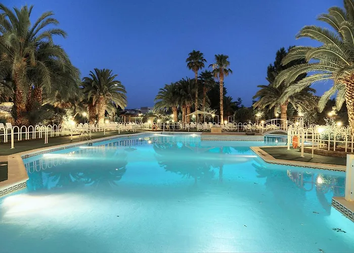 Beatriz Auditorium & מלון 4*